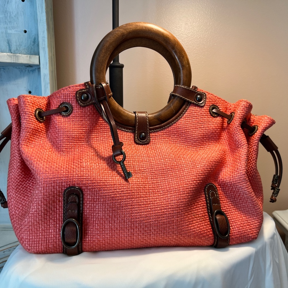 Woven Wooden Circle Handle Fossil Handbag